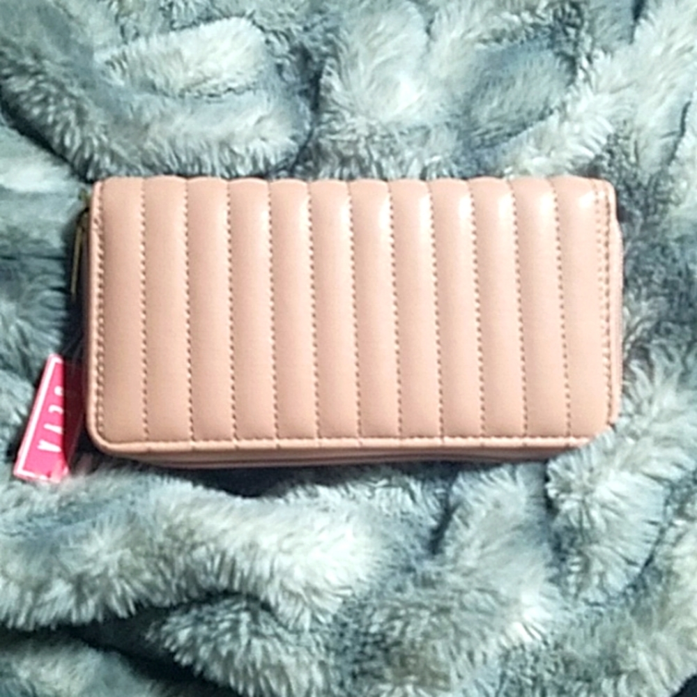 Nwt Cream colored wallet
